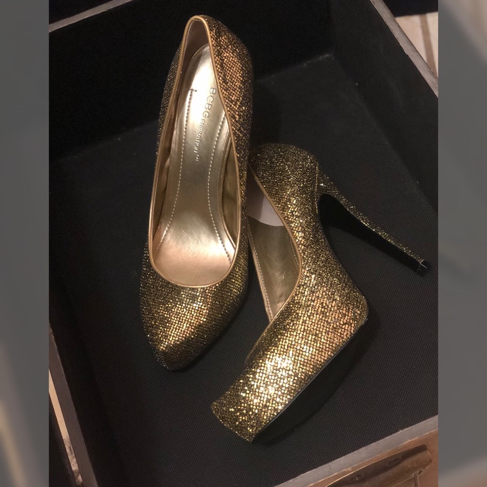 Sparkly Gold pumps